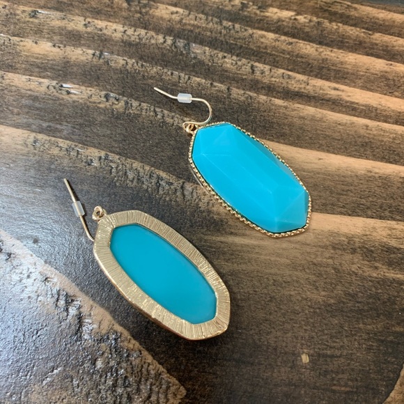 New aqua gem cut drop earrings - Picture 2 of 4